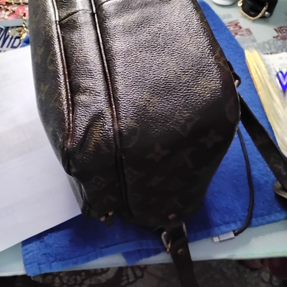 Louis Vuitton unisex monogram crossbody with COA - Picture 6 of 8